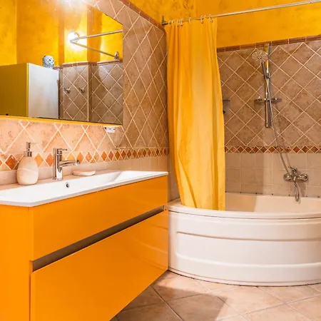 Holiday home La Casa Di Ryan - Intera Casa - Policlinico - Cittadella Monserrato